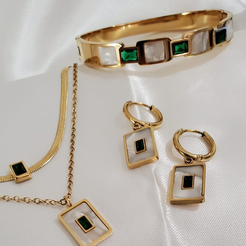 18K Gold Plated Green and White 4 pcs Necklaces Jewelry Set